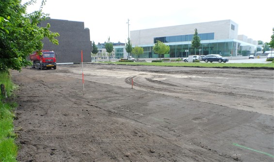 Parking naast Huis van de Stad wordt verhard - Lommel