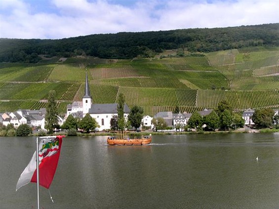 Pasar 'moezelde' in Bernkastel - Hamont-Achel