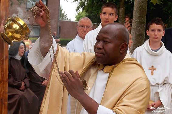 Pastoor Innocent naar Borgloon - Hamont-Achel