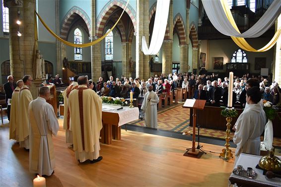 Pastoor Roel Alders geïnstalleerd - Hamont-Achel