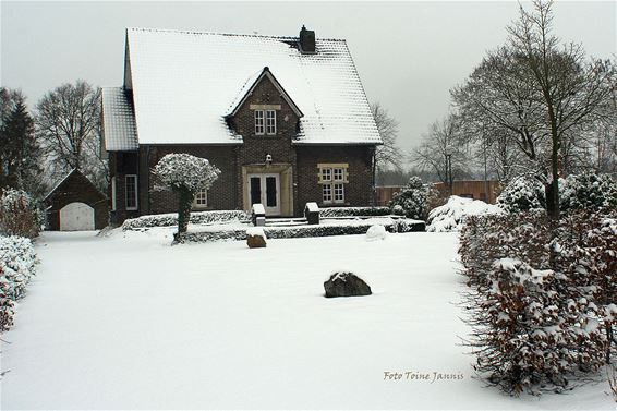Pastorij in de sneeuw - Neerpelt