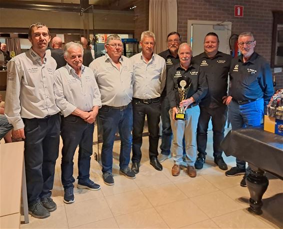 Peer wint 'overbandbeker' van Bocholt - Peer & Bocholt