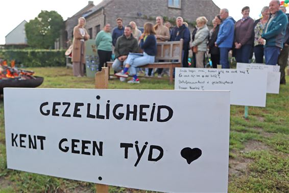 Peltenaren vieren massaal de Dag van de Buren - Pelt
