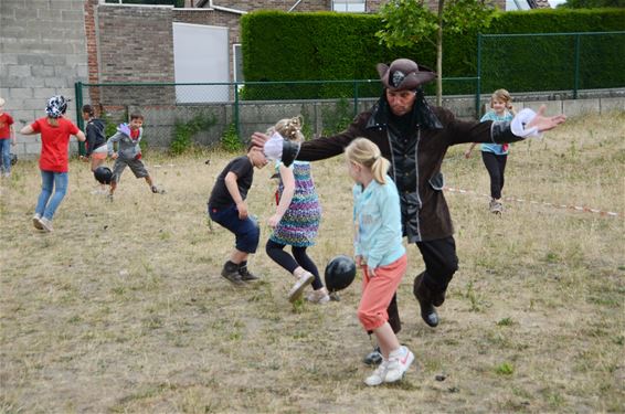 Piratendag bij 'Kerkhoven speelt' - Lommel