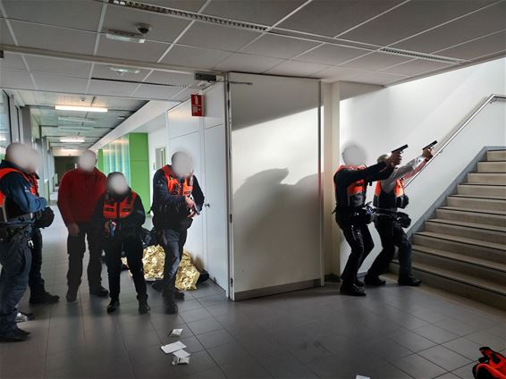 Politie oefende spoedeisende slachtofferhulp - Lommel