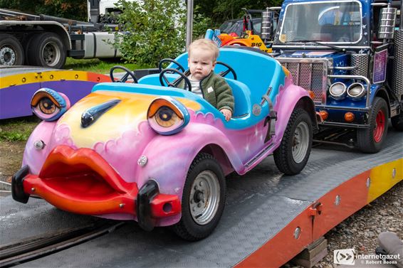 Polle's eerste autorit op de kermis - Lommel