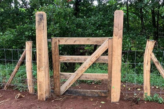 Poortjes geplaatst aan voetweg 124 - Beringen