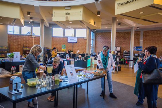 Proeven van mocktails in de bib - Beringen