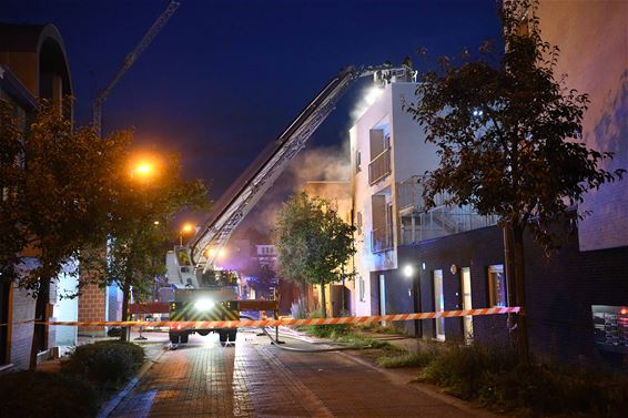 Twee brandweerlui omgekomen bij zware brand - Beringen