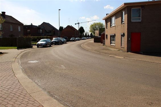 Reflectoren op wegdek Zuidervest - Peer