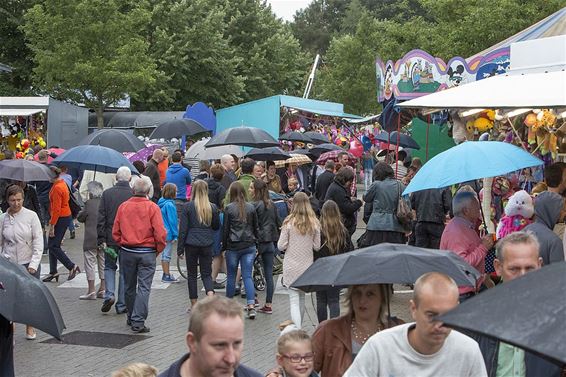 Regen kan Lindel-kermis niet deren - Overpelt