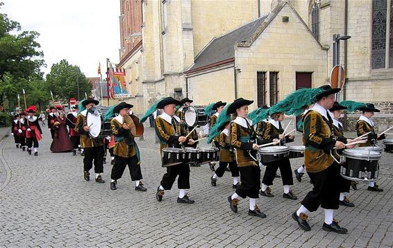 Regen spelbreker op Euregioparade - Peer