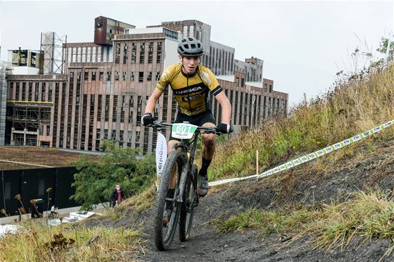 Renners genieten van wedstrijd op de Avonturenberg - Beringen