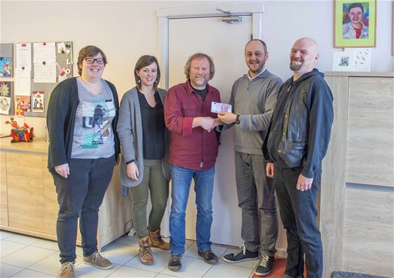 Reünie 'Cats' levert 500 euro op voor Elkeen - Lommel