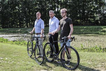 Ridley schenkt 2 fietsen aan slachtoffers van KOTK - Beringen
