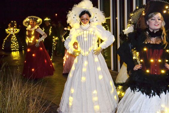 Rijen dik voor Lichtparade - Lommel