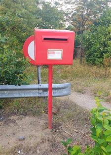 Rode postbus terug in Balendijk - Lommel