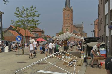 Rommelmarkt Paal uitgewaaid door hevige rukwinden - Beringen