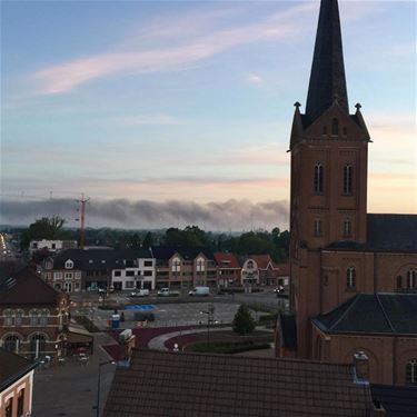 Rookpluim boven Paal - Beringen