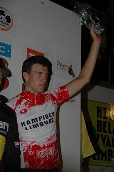 Roy Limburgs kampioen - Neerpelt
