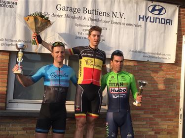 Rutger Wouters wint koers in Kortenaken-Stok - Beringen