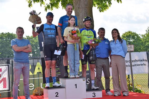 Ruud Verbraken wint kermiskoers in Holheide - Bree