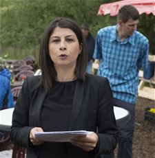 Schepen Duygu Akdemir neemt ontslag uit partij - Beringen