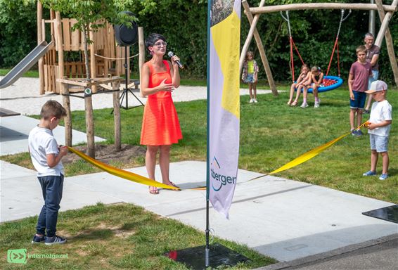 Schepen Hanne Schrooten viert 30 jaar knooppunt 01 - Oudsbergen
