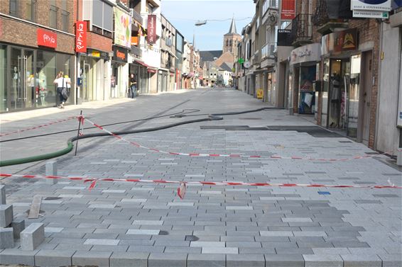 Kerkstraat: schepen zet puntjes op de i - Lommel