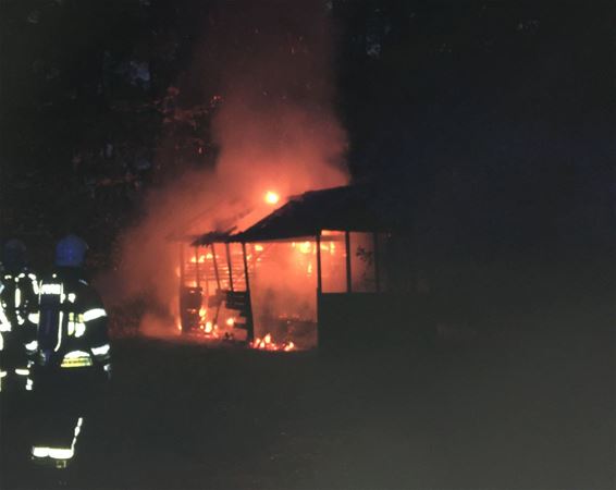 Schuilhut in brand gestoken - Hamont-Achel