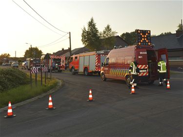 Schuur met stro vat vuur door slijpwerken - Beringen