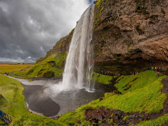 Seljalandsfoss: de waterval waar je achter wandelt - Bocholt