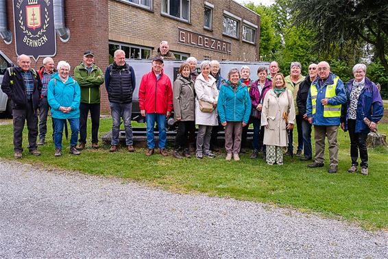 Senioren doen wandelschoenen aan - Beringen