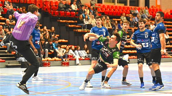 Bocholt - Sezoens Achilles Bocholt wint van HUBO Handbal