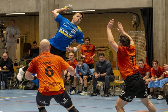 Sezoens Bocholt wint de topper tegen Kras Volendam - Bocholt