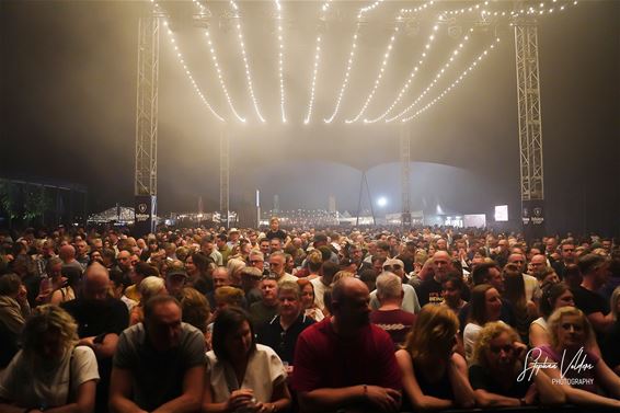 Sfeervolle start van Blues Peer - Peer