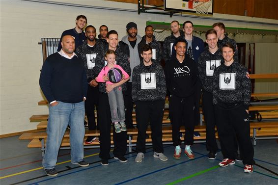 Signeersessie Limburg United basketters - Beringen