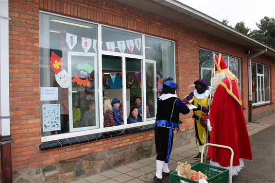 Sint aan het raam - Beringen