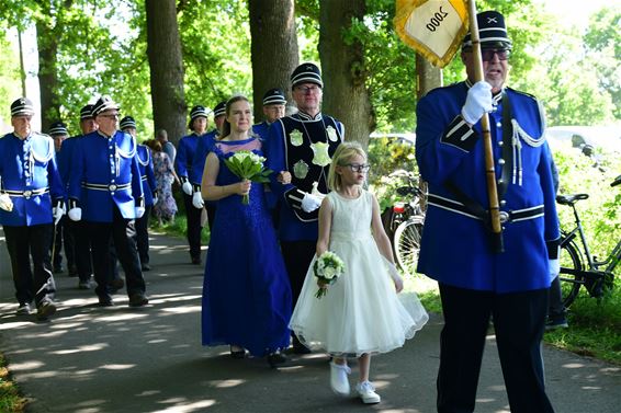 Oudsbergen - Sint-Amandus Opglabbeek op Bondschuttersfeest