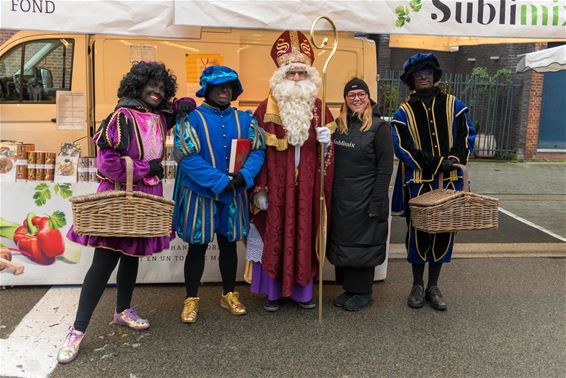 Leopoldsburg - Sint bezocht markt
