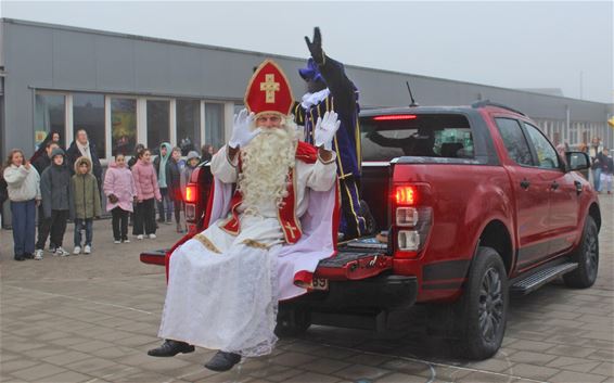 Sint en Piet op bezoek in Pallieter - Pelt