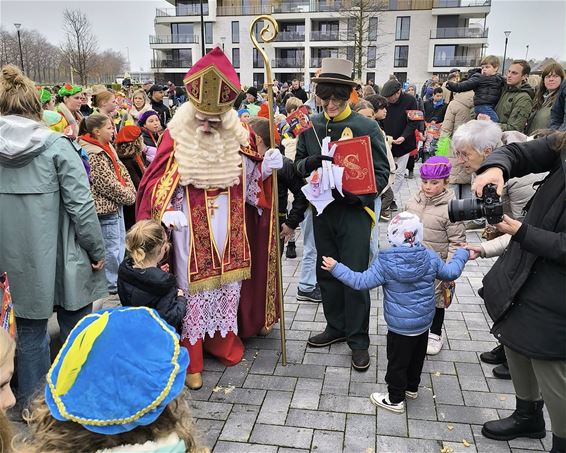 Sint meert aan in Bocholter pasantenhaven - Bocholt