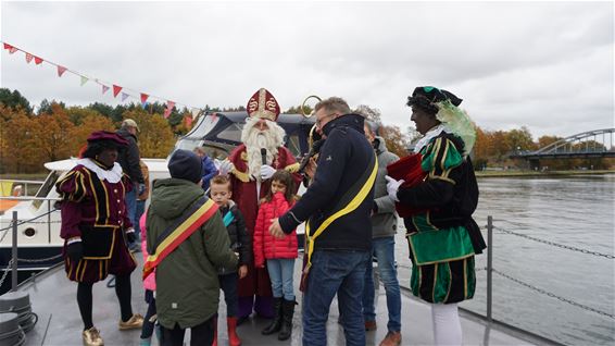 Sinterklaas aangekomen in Barrier - Lommel