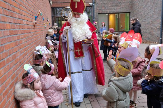 Sinterklaas enthousiast onthaald in Steenoven - Beringen