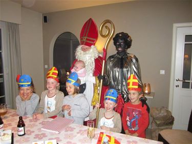 Sinterklaas in wijk Paalstraat - Beringen