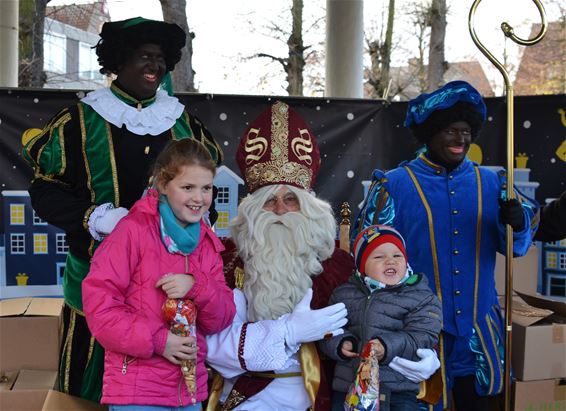 Sinterklaas ontvangen in het centrum - Lommel
