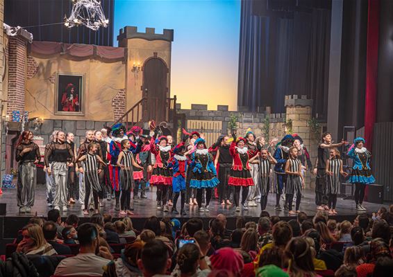 Sinterklaas ziet spoken - Beringen