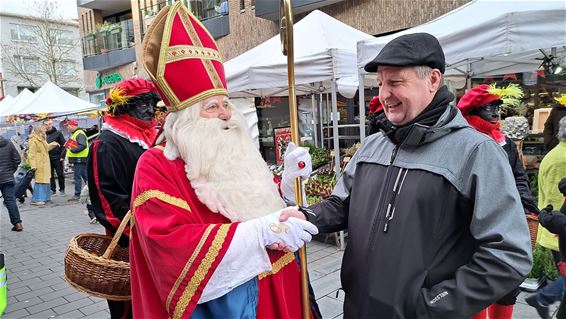 Sinterklaas zorgt voor feestelijke drukte - Pelt