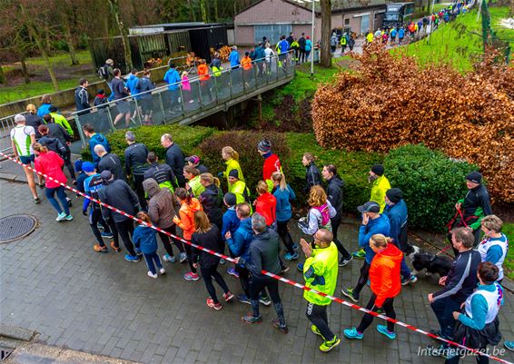 Slecht weer, toch grote opkomst voor Teutenbosloop - Pelt