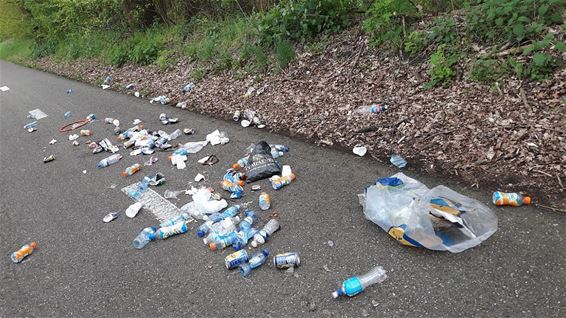 Sluikstorten op het fietspad - Neerpelt